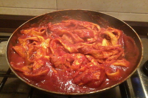 Tagliatelle di frittata al sugo